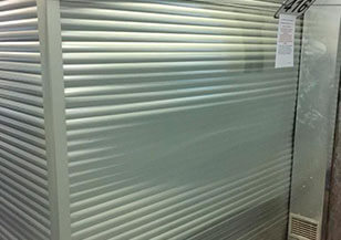 шкаф с роллетой